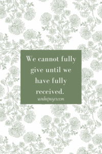 quote about gratitude in hard circumstances on background of toile in green